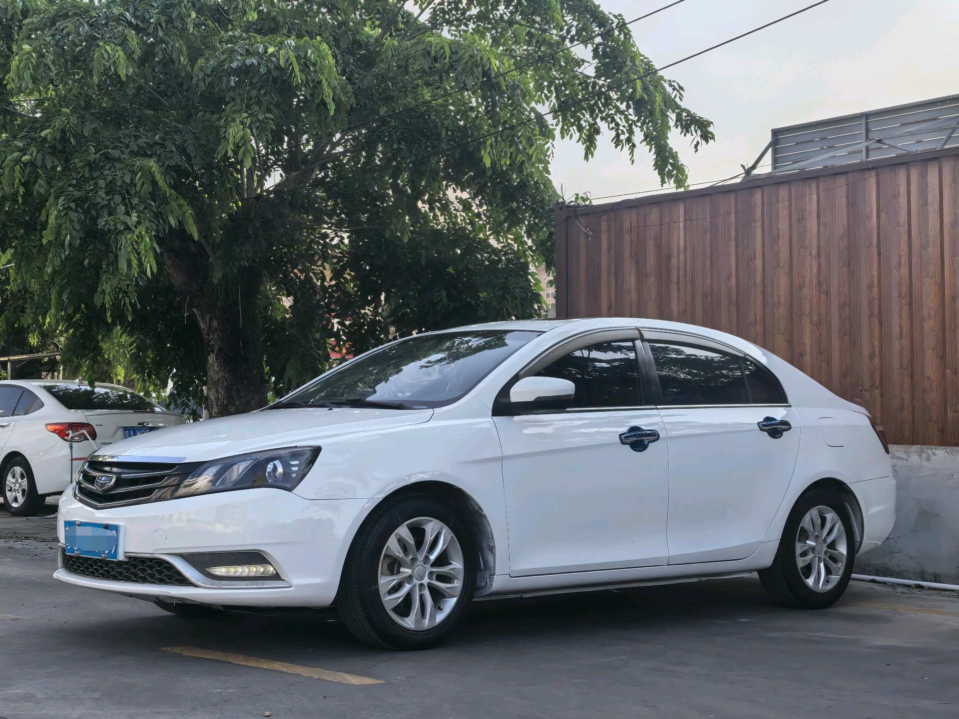 GEELY Emgrand 2015 GEELY Emgrand 2015 immagine di auto