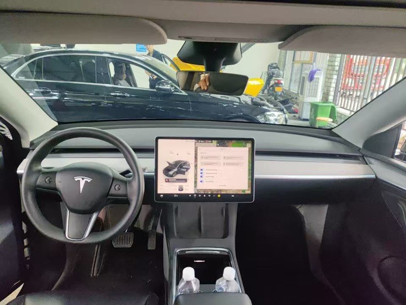 Tesla Model Y 2024 car image #3