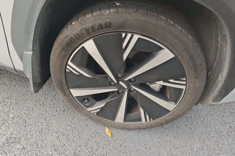 GEELY Boyue L 2022 car image #9
