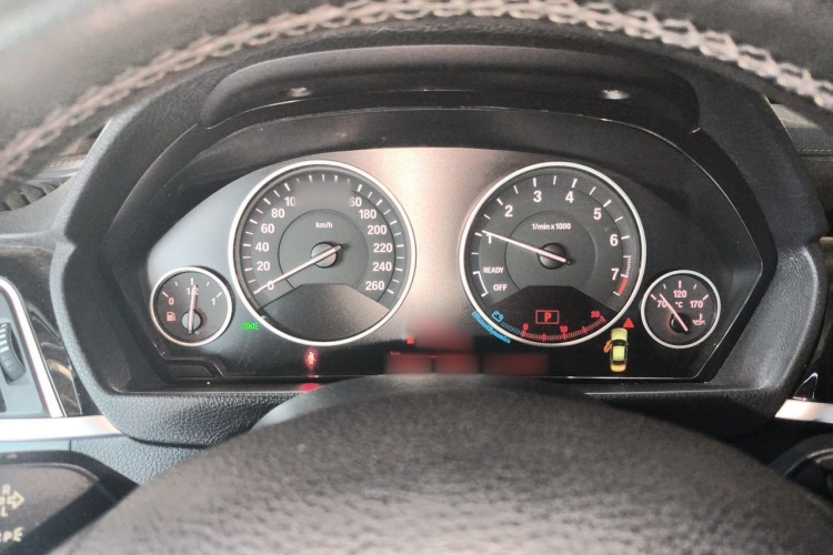 BMW 3 Series 2018 car image #16