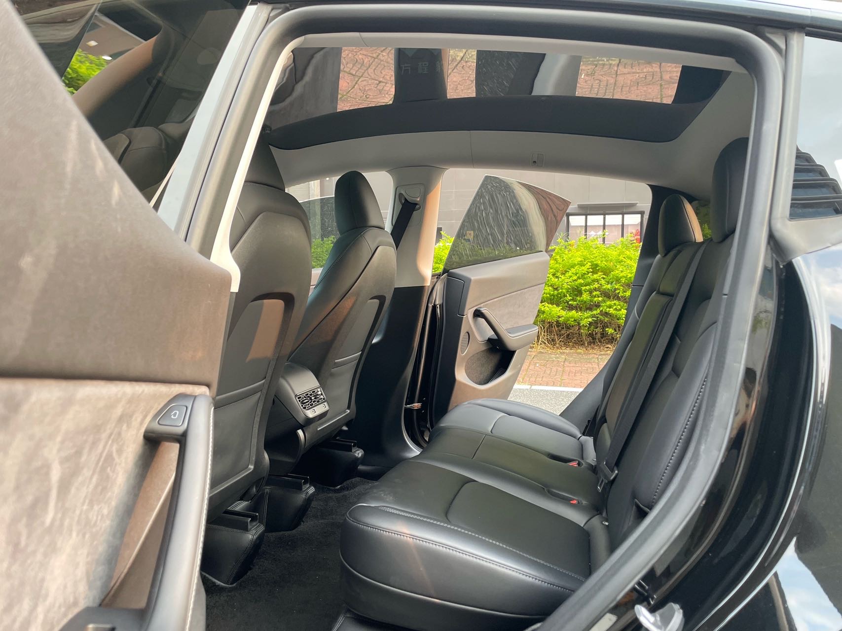 Tesla Model Y 2023 #8 Tesla Model Y 2023 car image #8