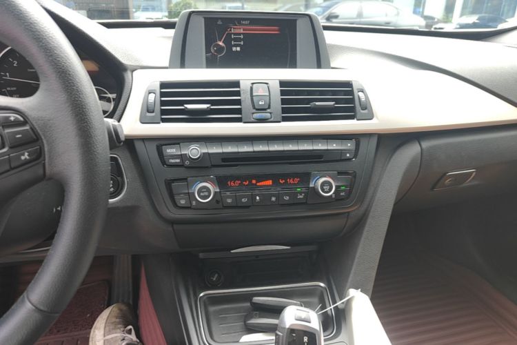 BMW 3 Series GT 2015 car image #15