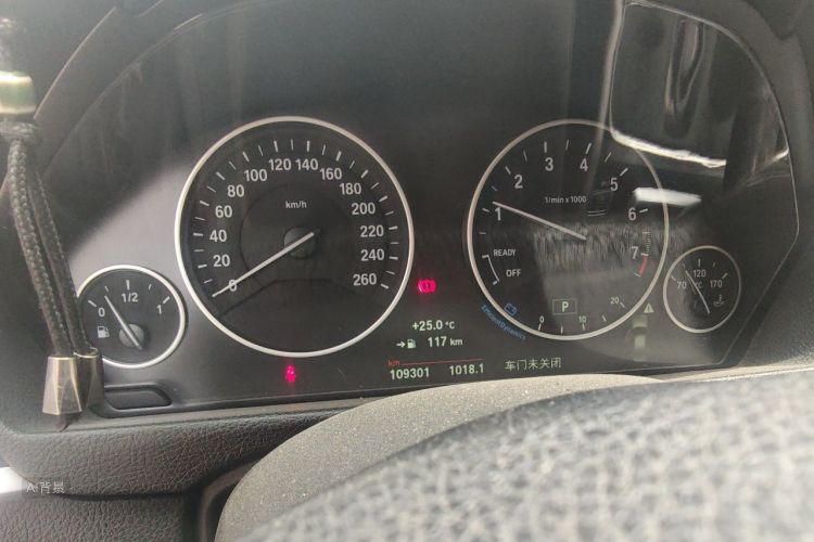 BMW 3 Series 2018 car image #13