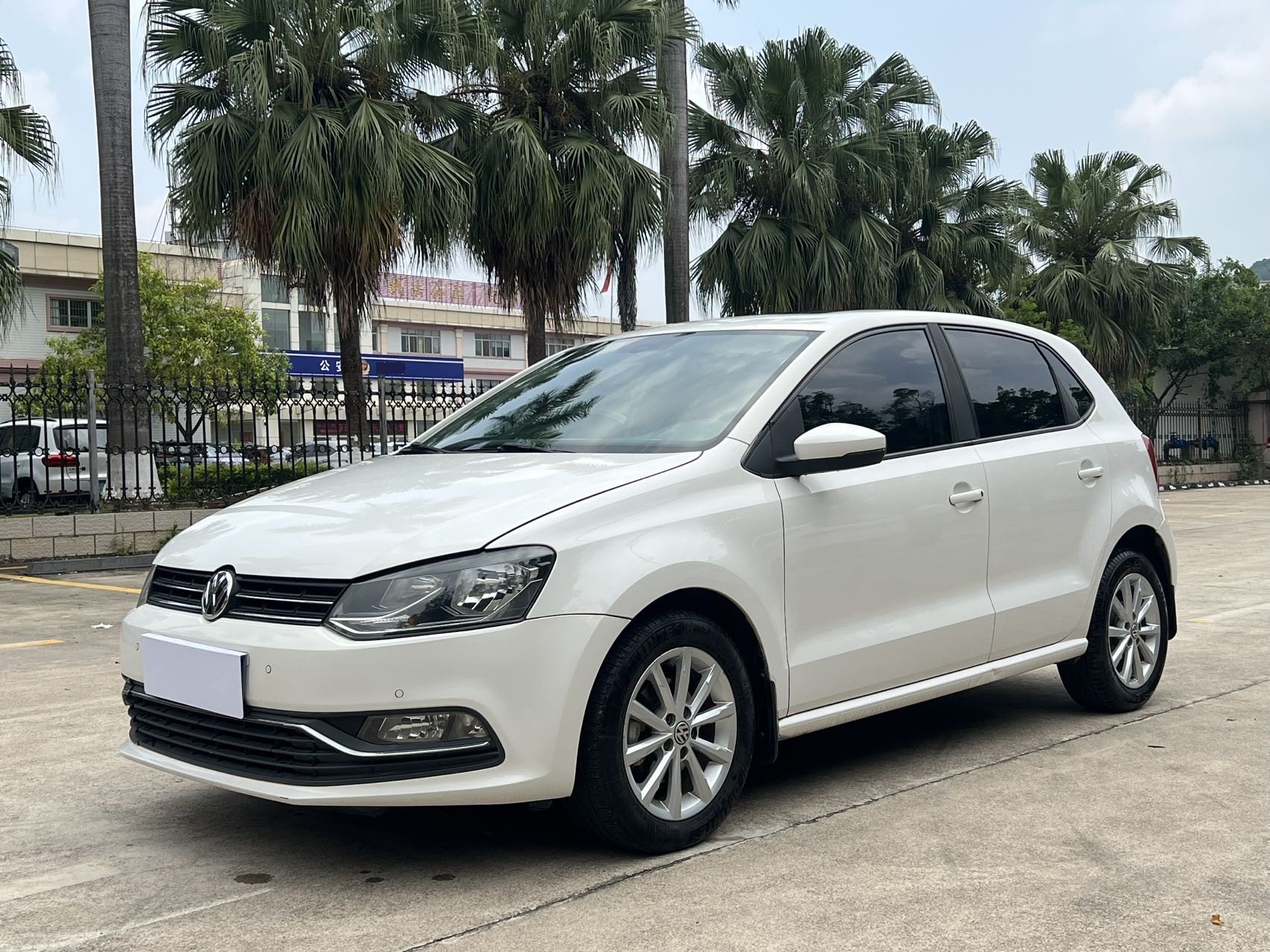 Volkswagen Polo 2014 car image 
