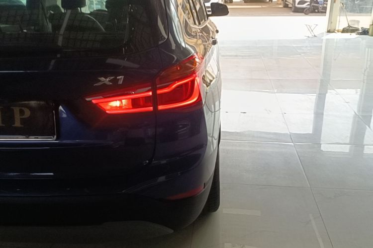 BMW X1 2017 #8 BMW X1 2017 car image #8