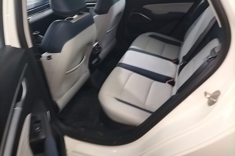 GEELY Emgrand 2021 #17 GEELY Emgrand 2021 car image #17