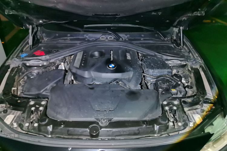 BMW 3 Series 2018 car image #22