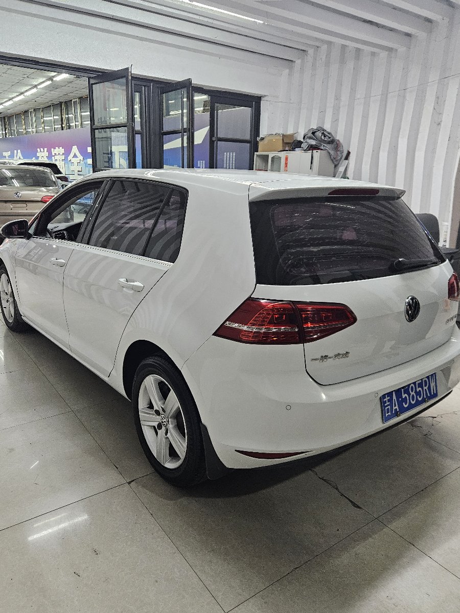 Volkswagen Golf 2016 car image #6