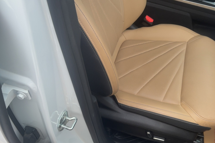 GEELY Boyue L 2024 image de voiture #20