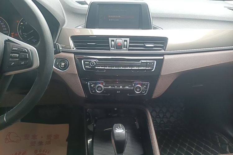BMW X1 2019 car image #13
