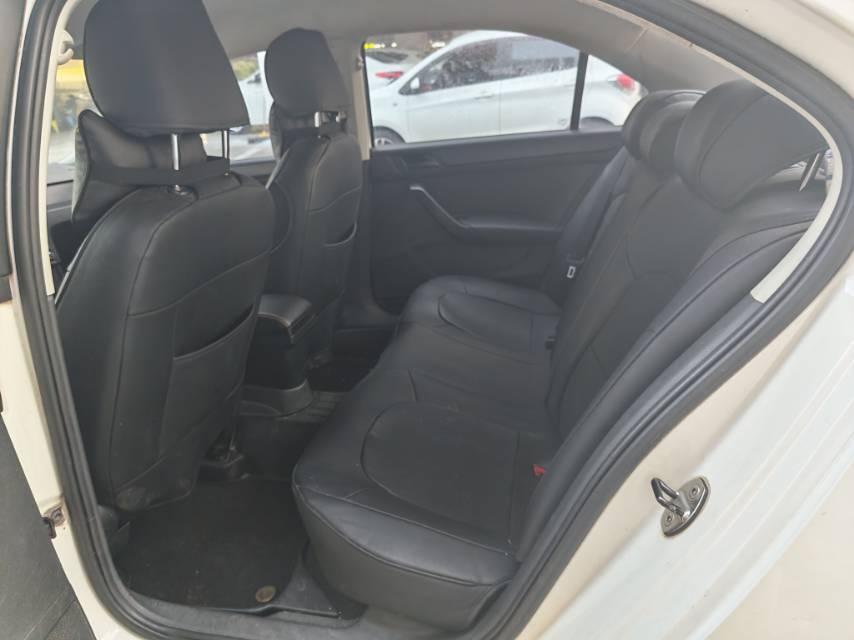 Volkswagen Santana 2014 car image #6