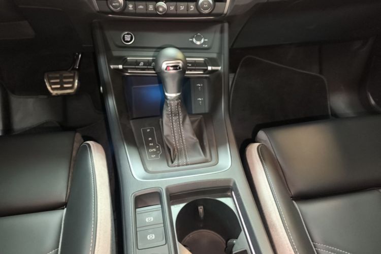 Audi Q3 2024 car image #14