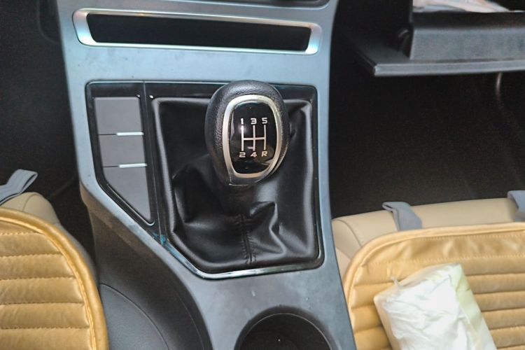 GEELY Emgrand 2019 car image #14