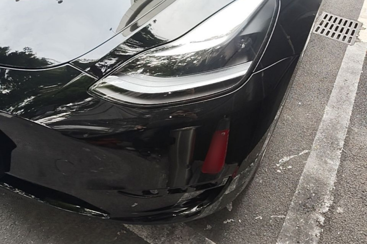 Tesla Model Y 2023 immagine di auto #27