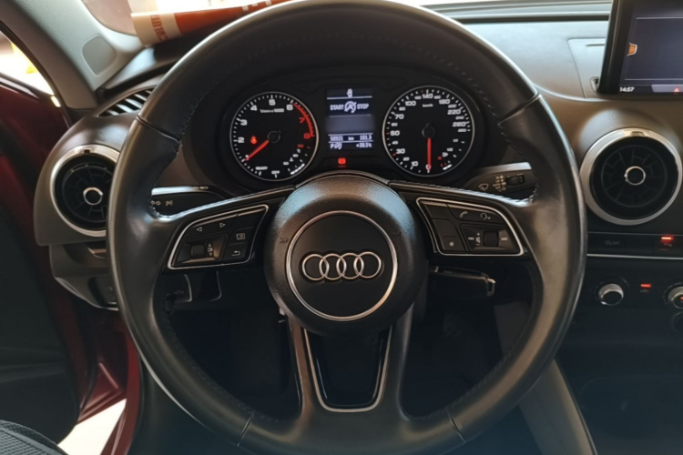 Audi A3 2018 immagine di auto #11