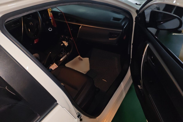 Toyota Corolla 2015 immagine di auto #27