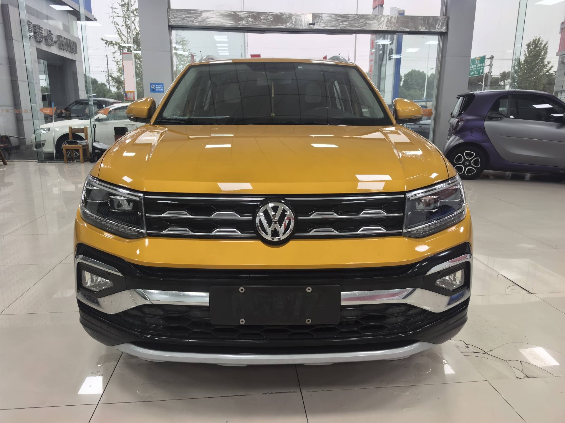 Volkswagen T-Cross 2019 изображение автомобиля #2