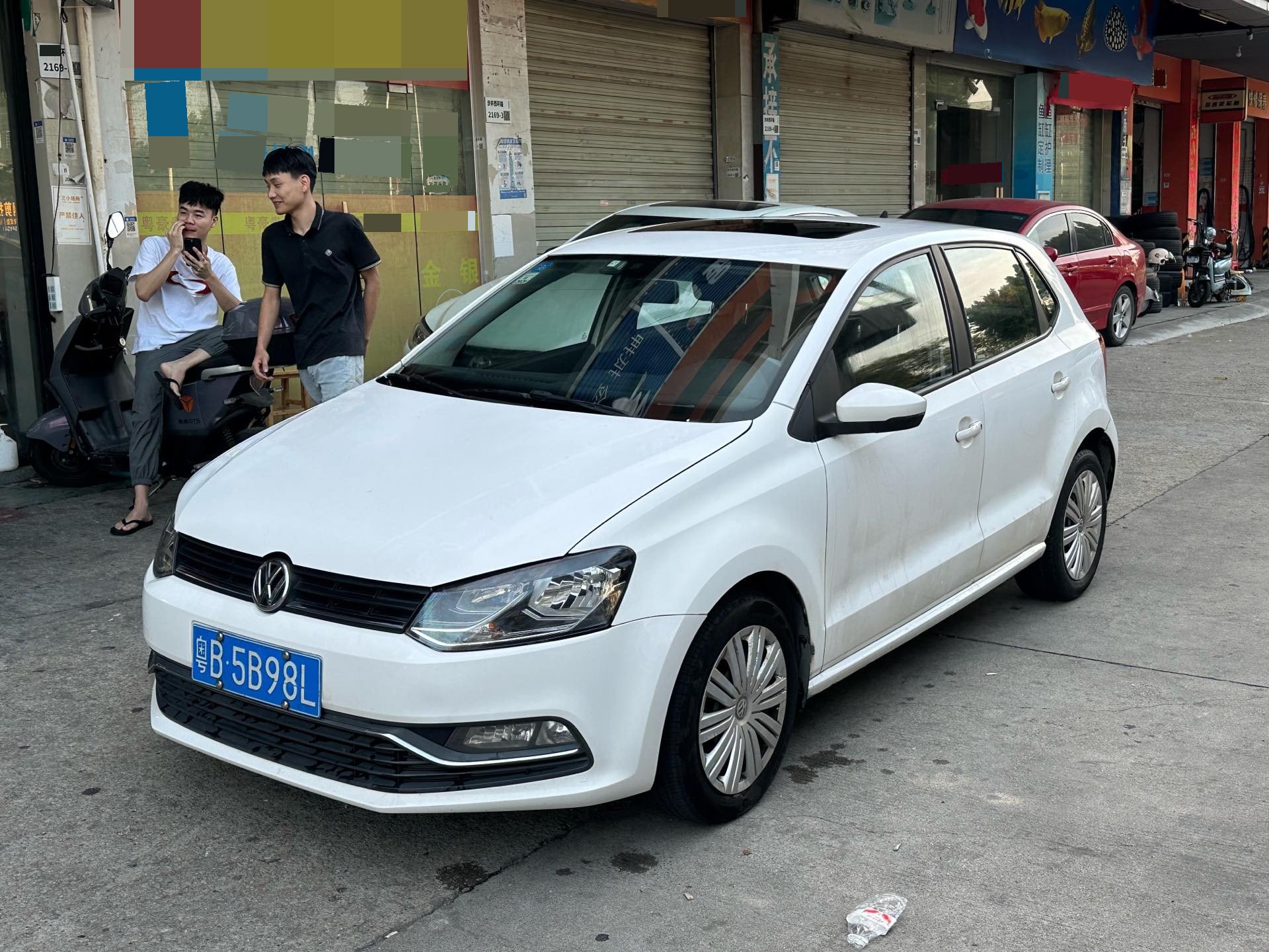 Volkswagen Polo 2016 car image 