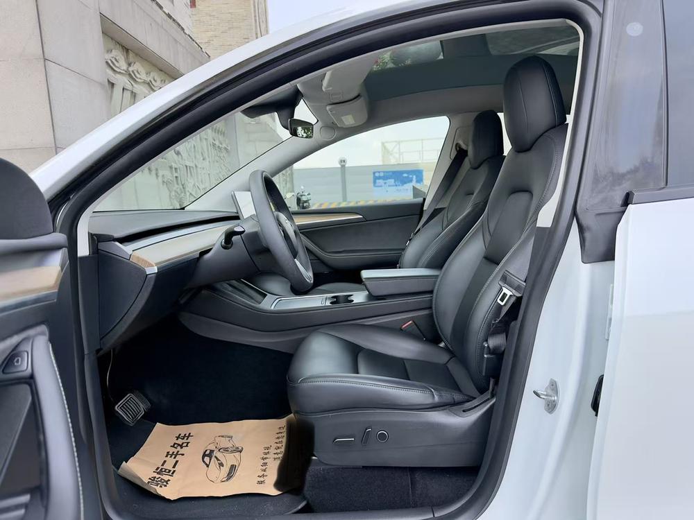 Tesla Model Y 2021 #17 Tesla Model Y 2021 car image #17