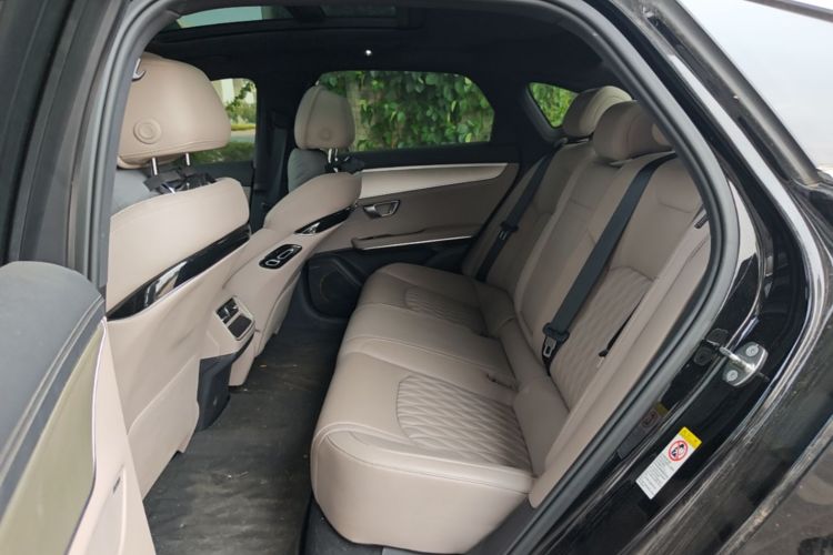 BYD Han 2024 car image #17