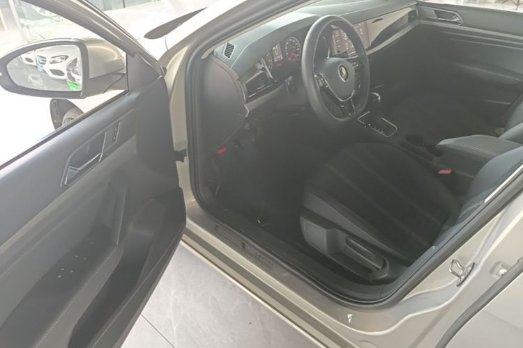Volkswagen Lavida 2021 car image #16