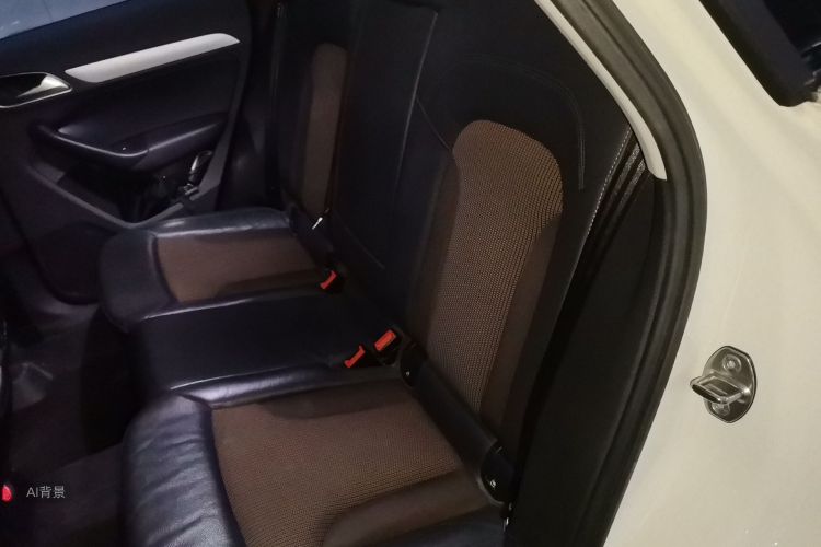 Audi Q3 2017 immagine di auto #19
