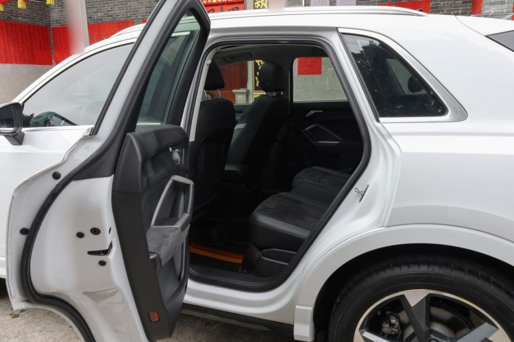 Audi Q3 2023 #17 Audi Q3 2023 car image #17