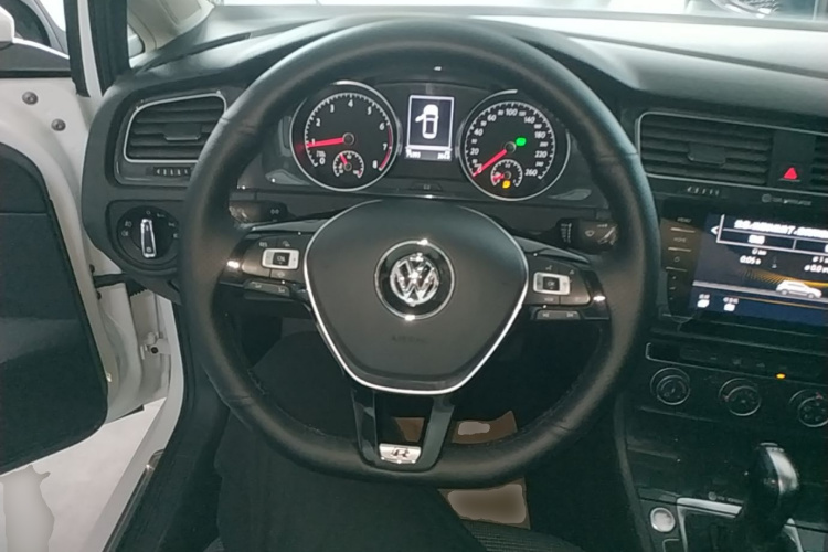 Volkswagen Golf 2020 #11 Volkswagen Golf 2020 car image #11