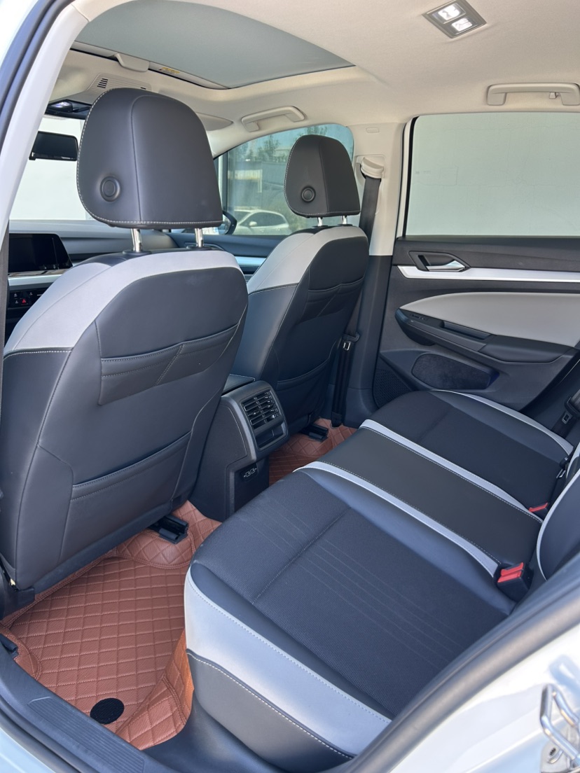 Volkswagen Golf 2023 صورة سيارة #8