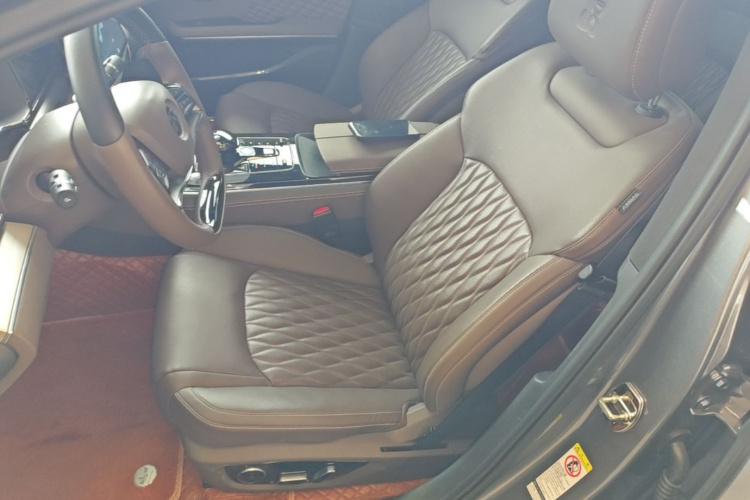 BYD Han 2023 car image #15