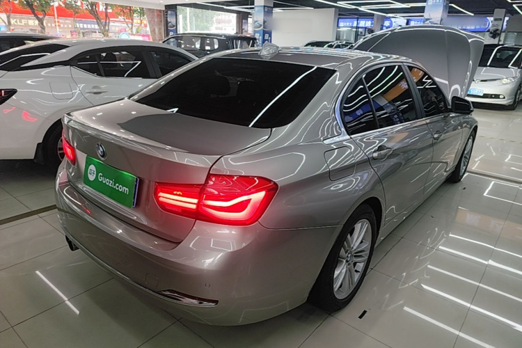BMW 3 Series 2017 #7 BMW 3 Series 2017 car image #7