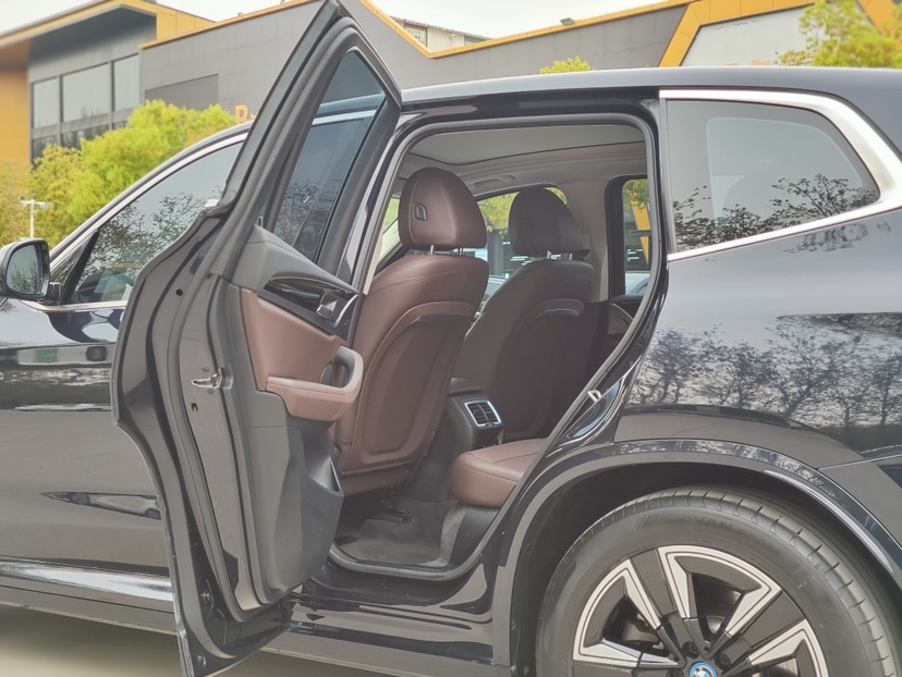 BMW iX3 2022 imagen de coche #5