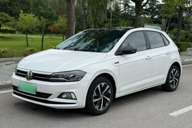Volkswagen Polo 2019 car image #2