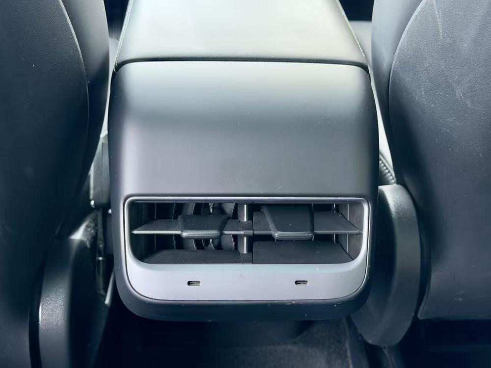 Tesla Model Y 2021 #11 Tesla Model Y 2021 car image #11