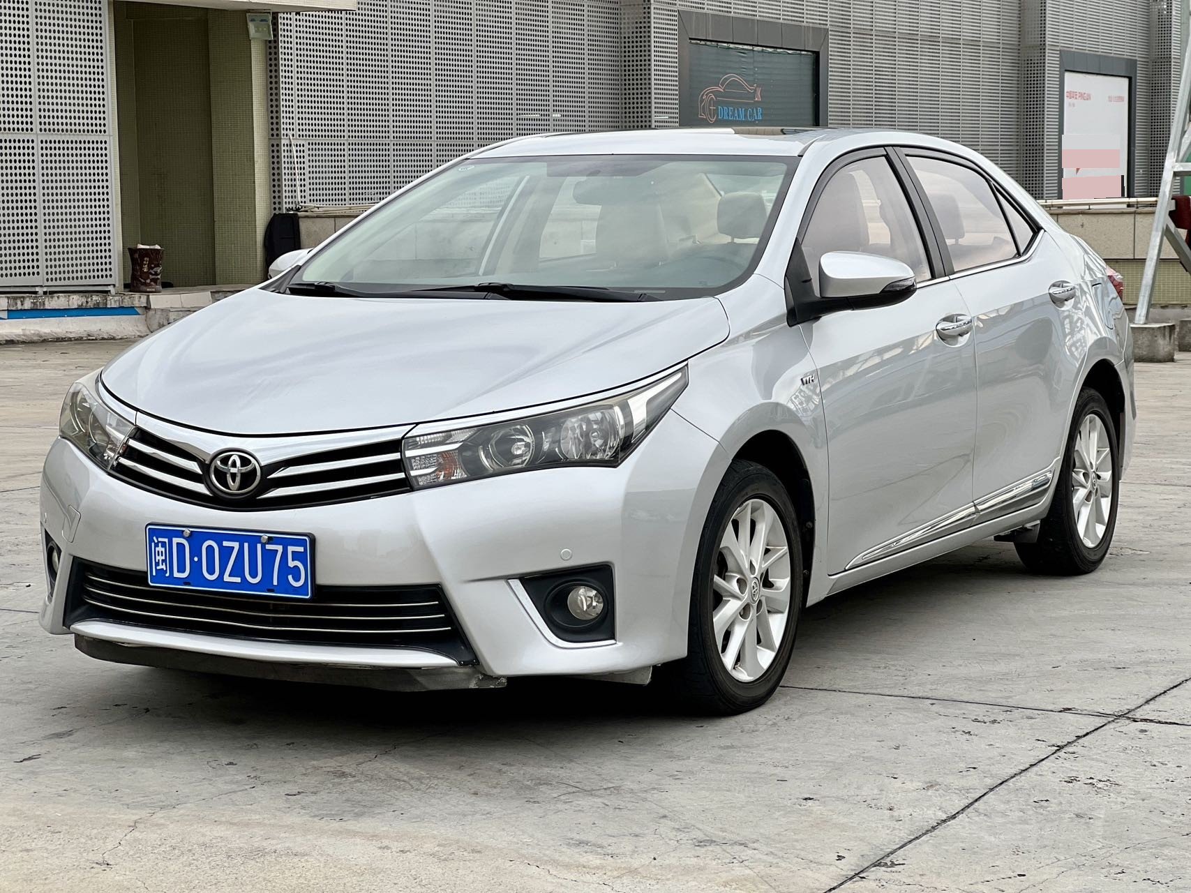 Toyota Corolla 2015 Toyota Corolla 2015 car image