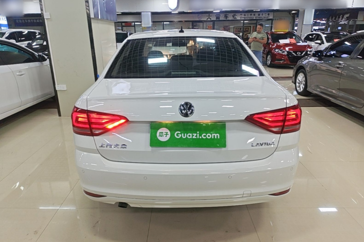 Volkswagen Lavida 2018 car image #6