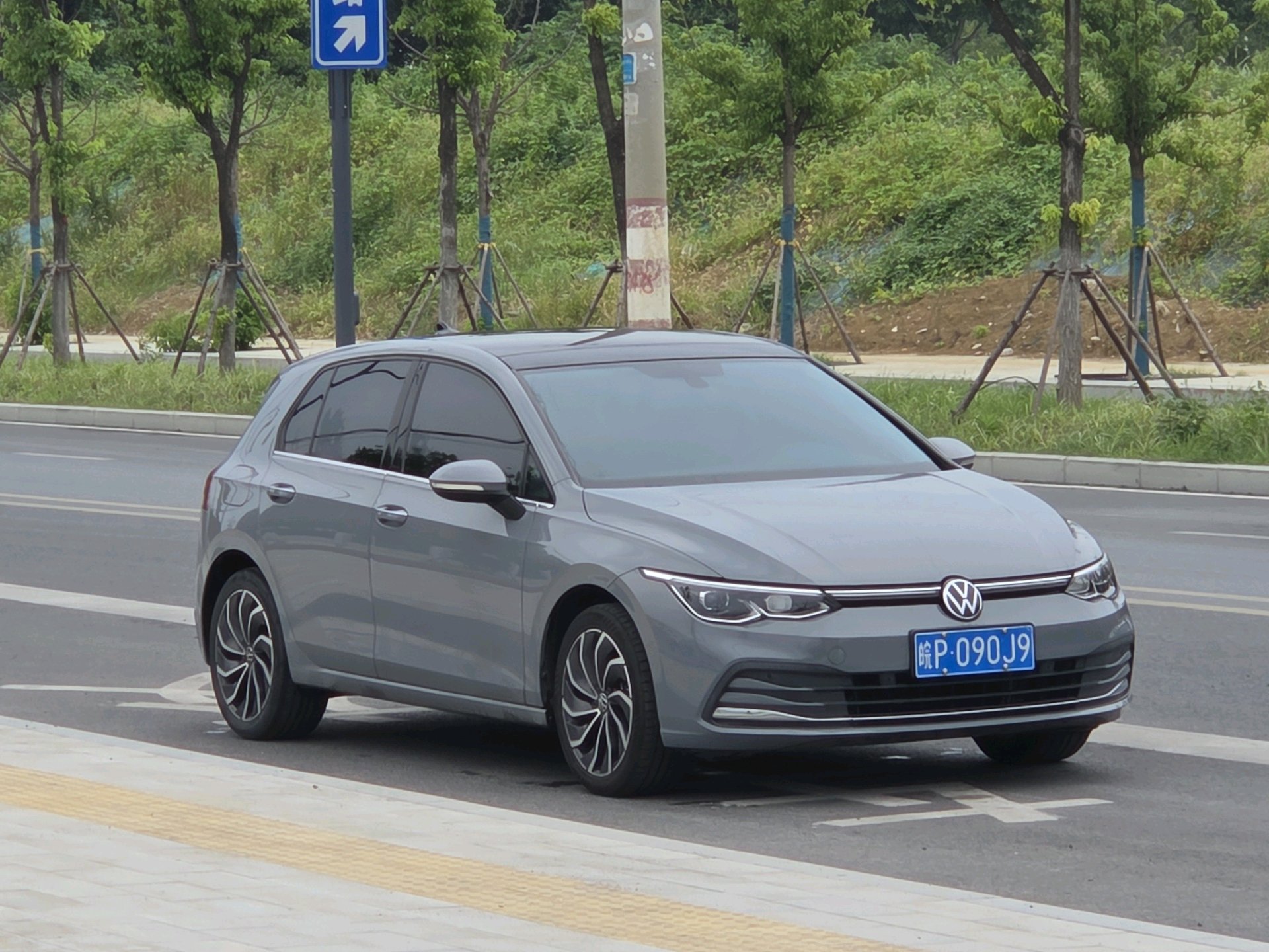 Volkswagen Golf 2022 car image #3
