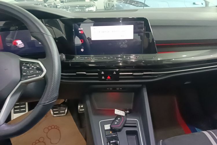 Volkswagen Golf 2021 car image #17