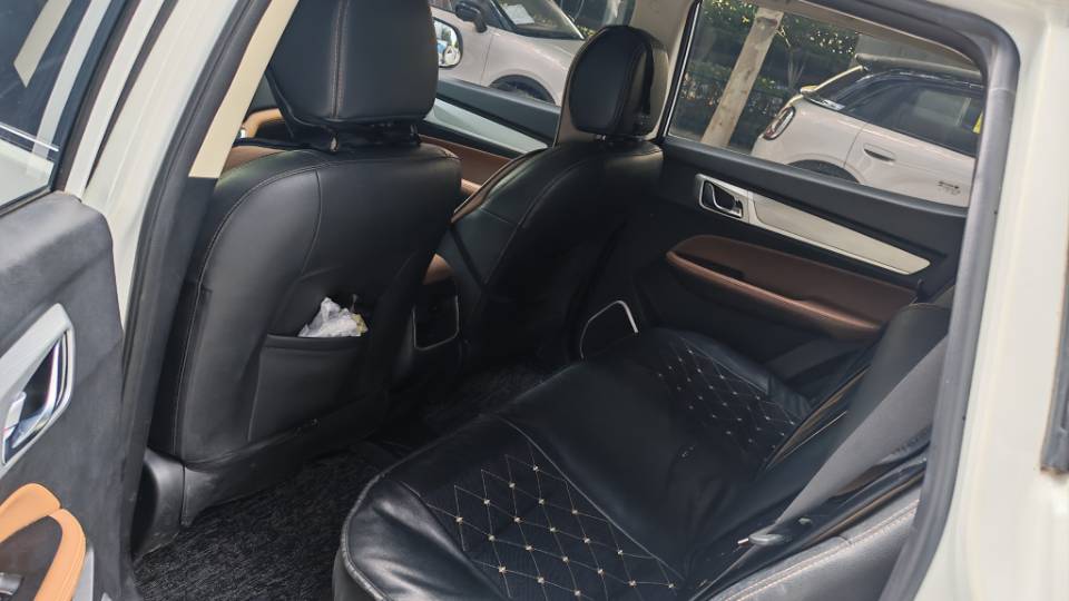 GEELY Vision X6 2019 image de voiture #5