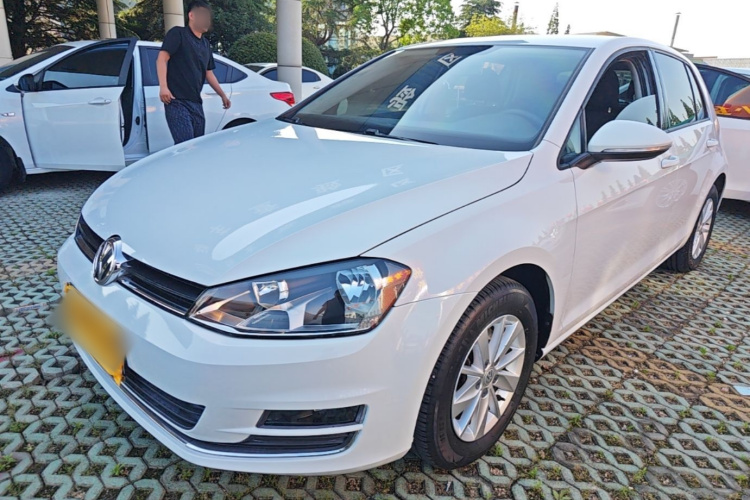 Volkswagen Golf 2016 car image #2