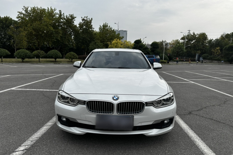 BMW 3 Series 2018 car image #4