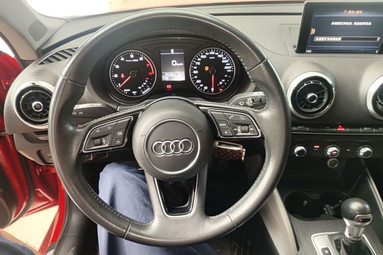 Audi A3 2019 car image #11
