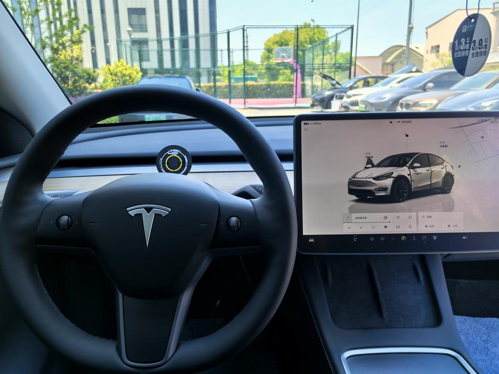 Tesla Model Y 2021 #15 Tesla Model Y 2021 car image #15