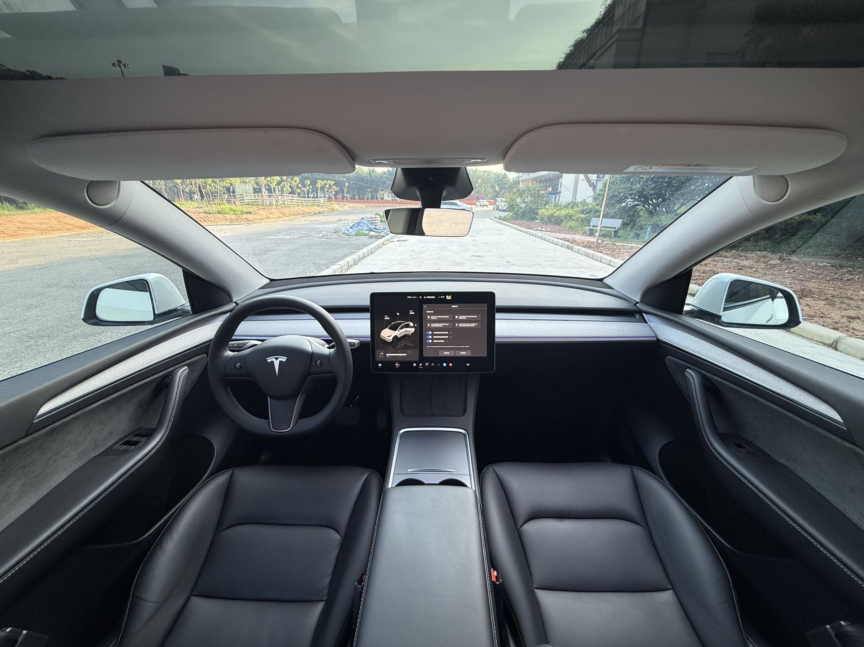 Tesla Model Y 2024 #5 Tesla Model Y 2024 car image #5