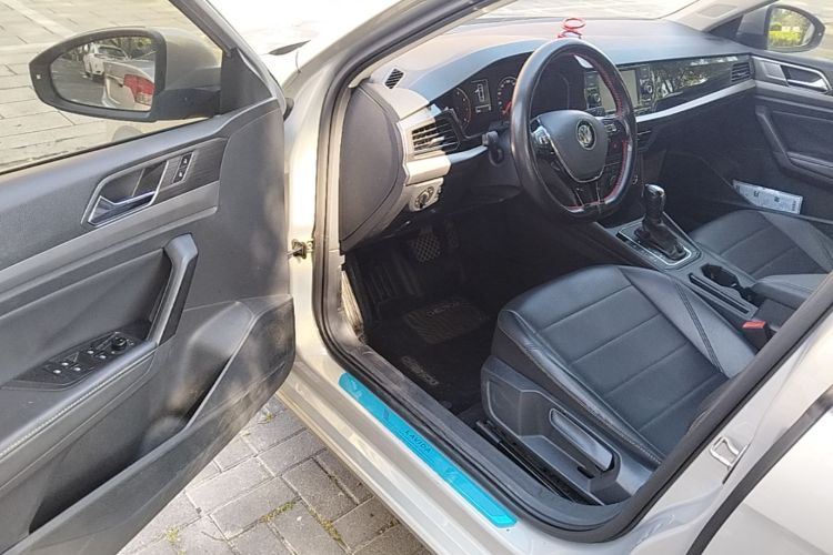 Volkswagen Lavida 2018 car image #16
