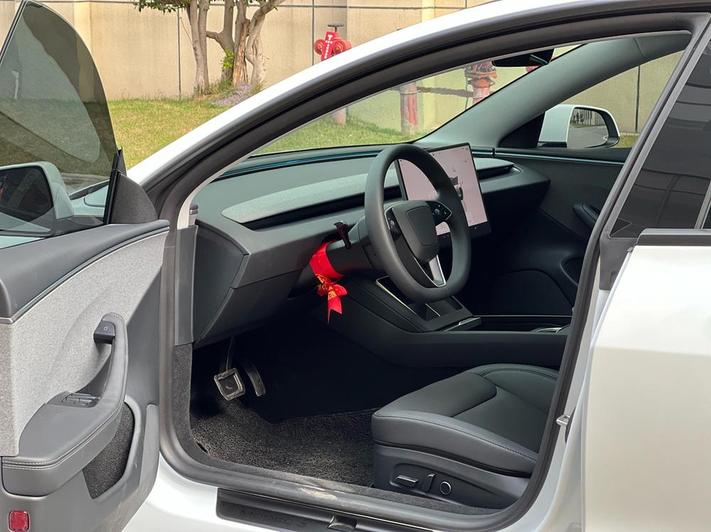 Tesla Model 3 2025 #16 Tesla Model 3 2025 car image #16