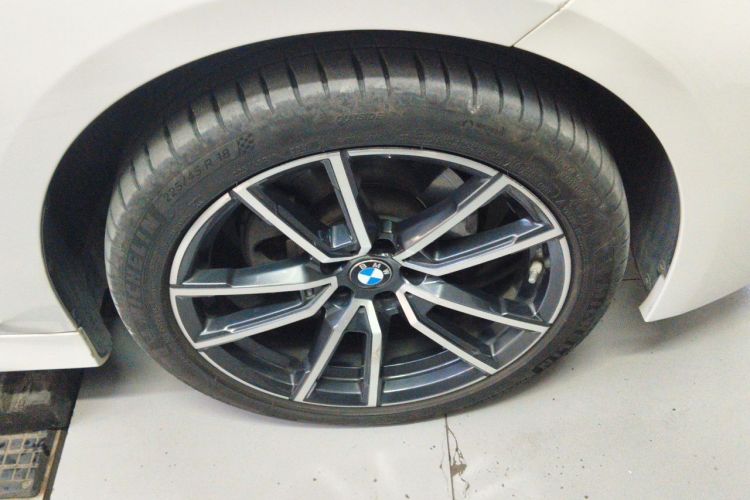BMW 3 Series 2023 car image #6
