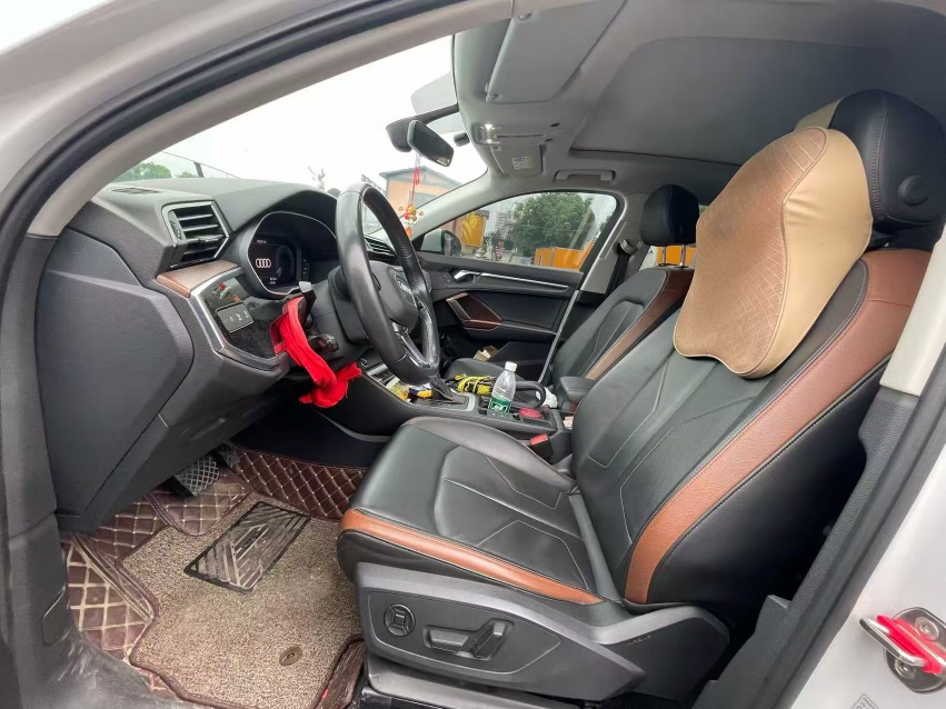 Audi Q3 2021 car image #2