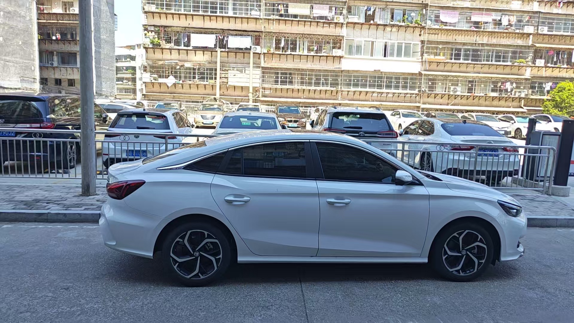 MG 5 2024 car image #3