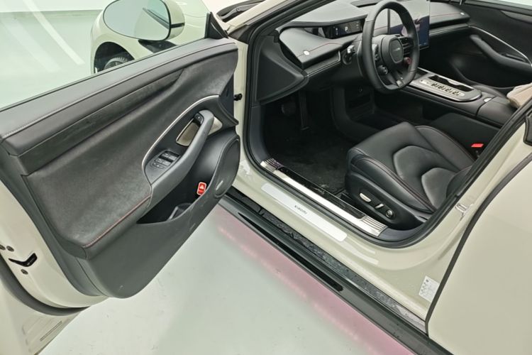 MI SU7 2025 car image #16
